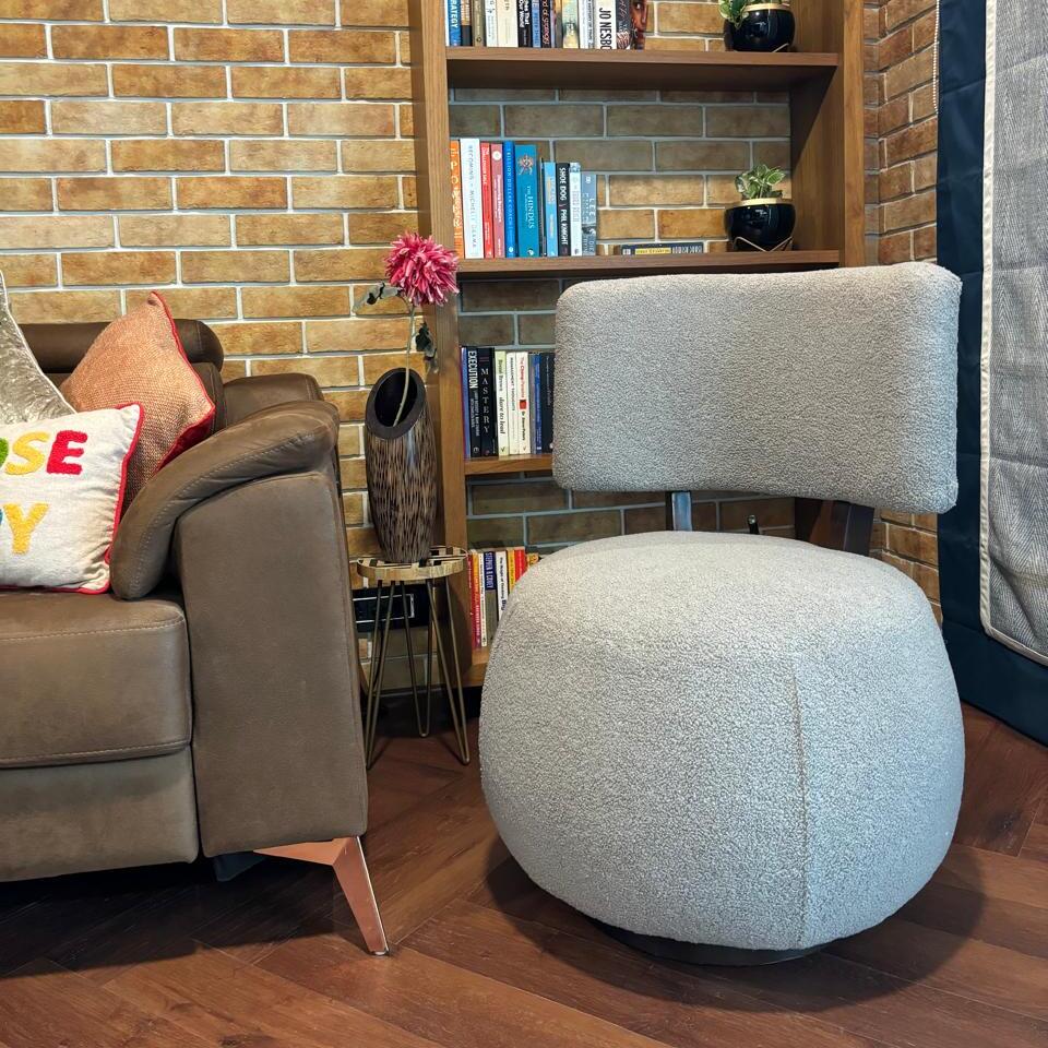 Apogee Chair